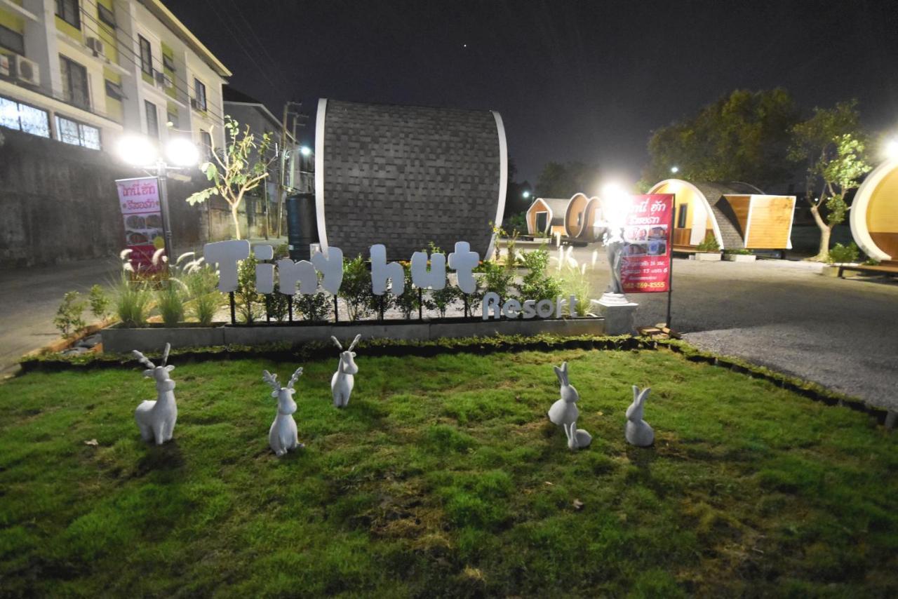 Tiny Hut Resort Bangkok Exterior photo