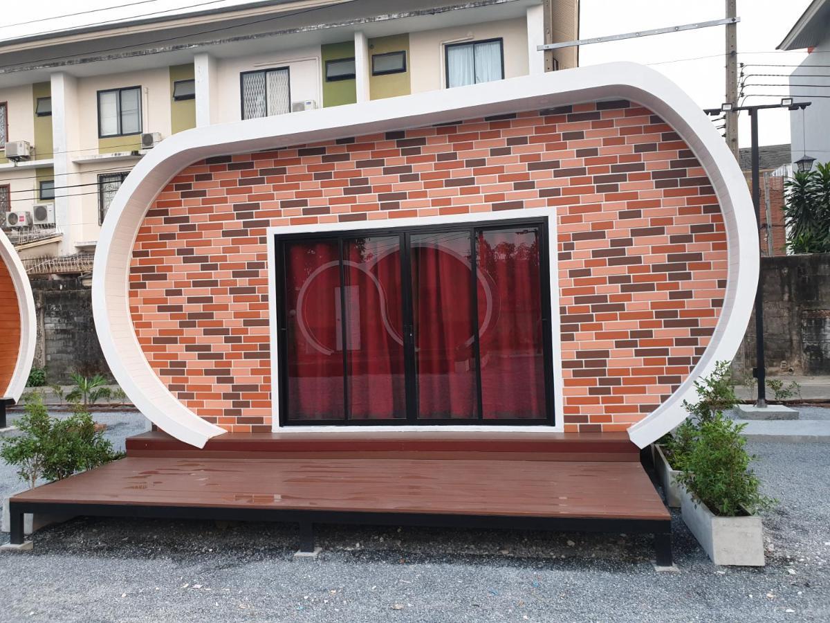 Tiny Hut Resort Bangkok Exterior photo